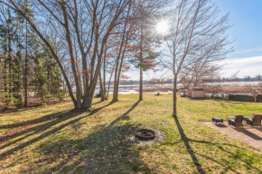 Cozy Lakefront Studio On Long Lake! home